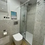 Swietojanska 49 *